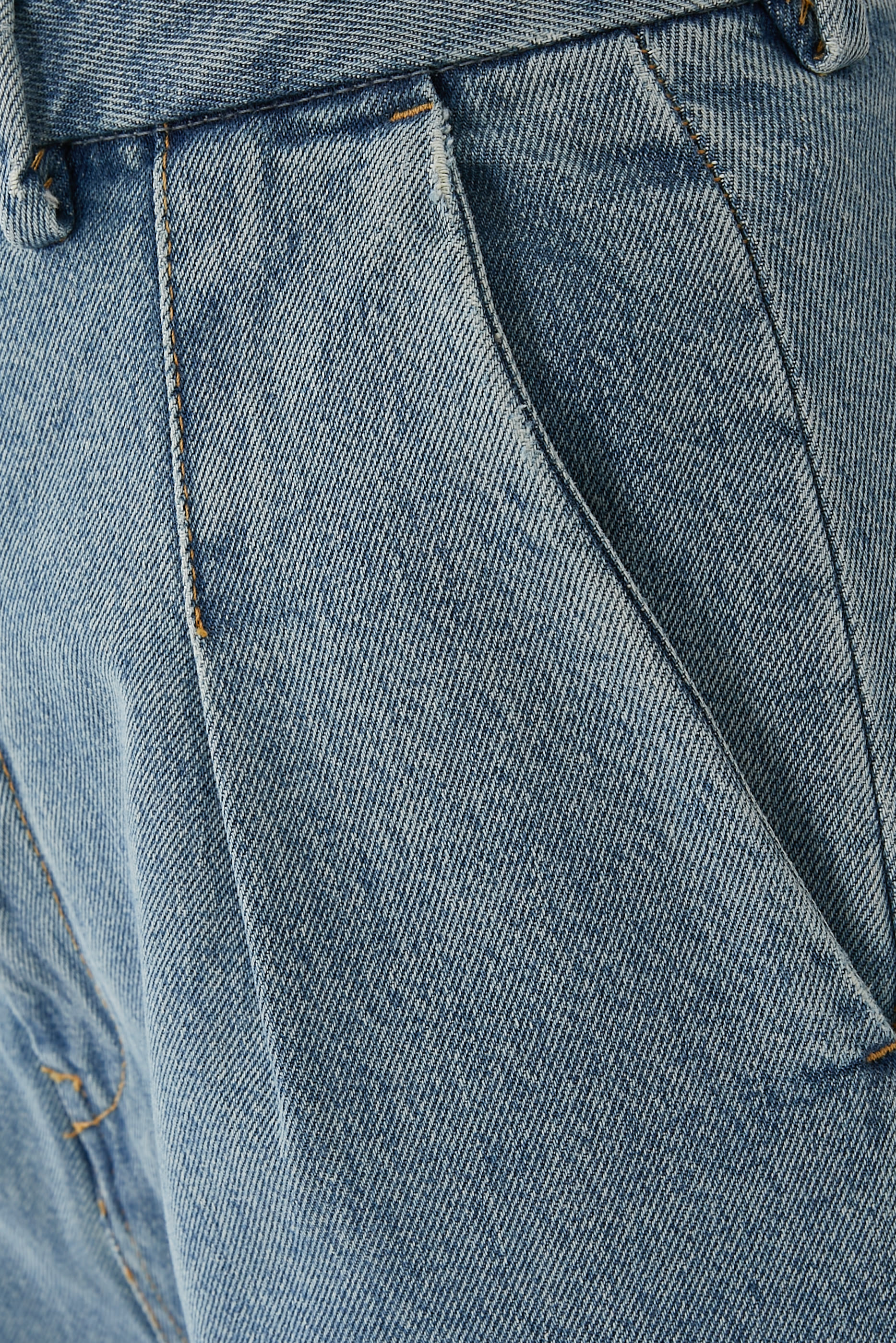 بنطال جينز بقصة ساق واسعة دنيم