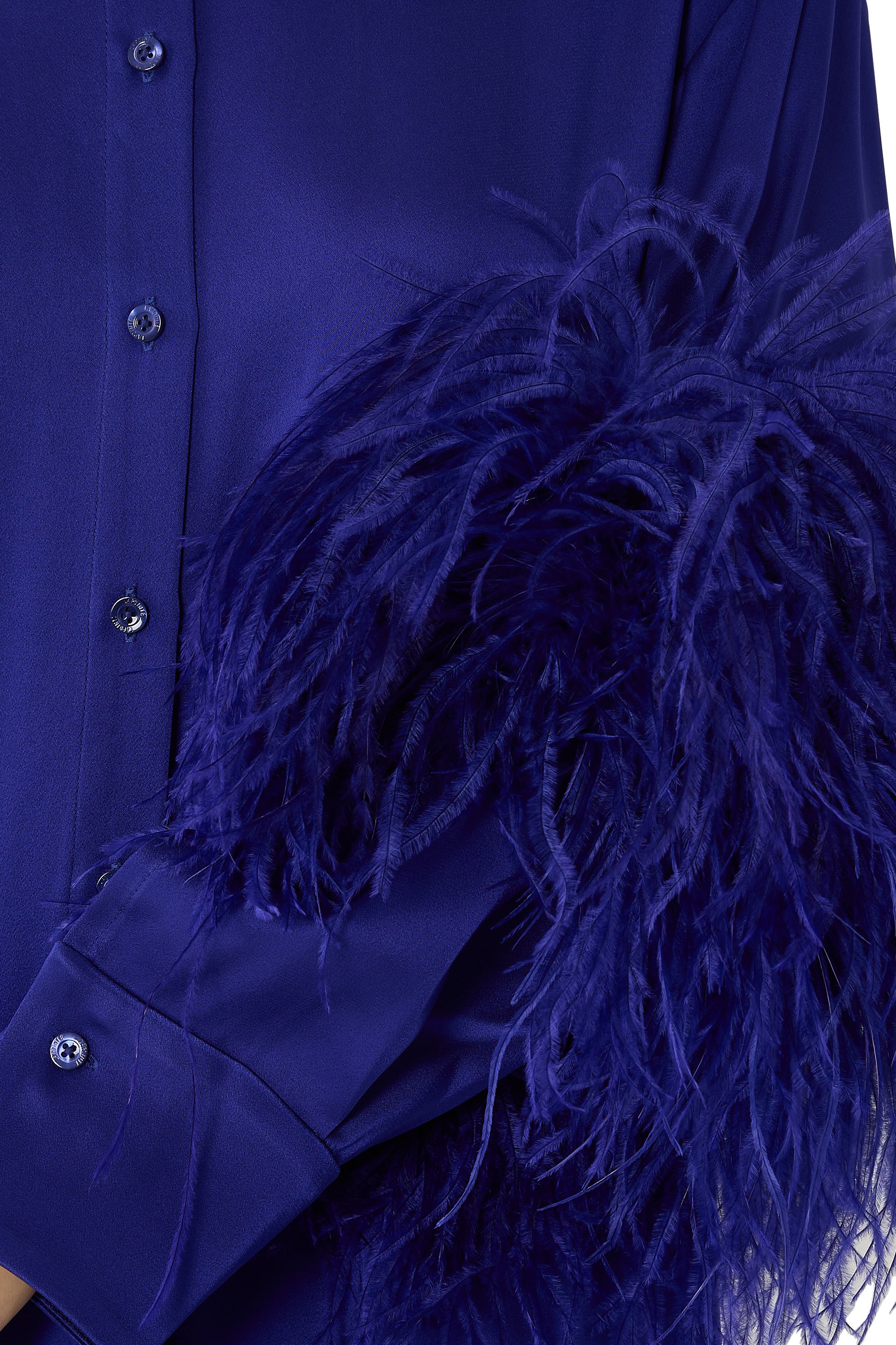 فستان طويل بأزرار وريش ستان