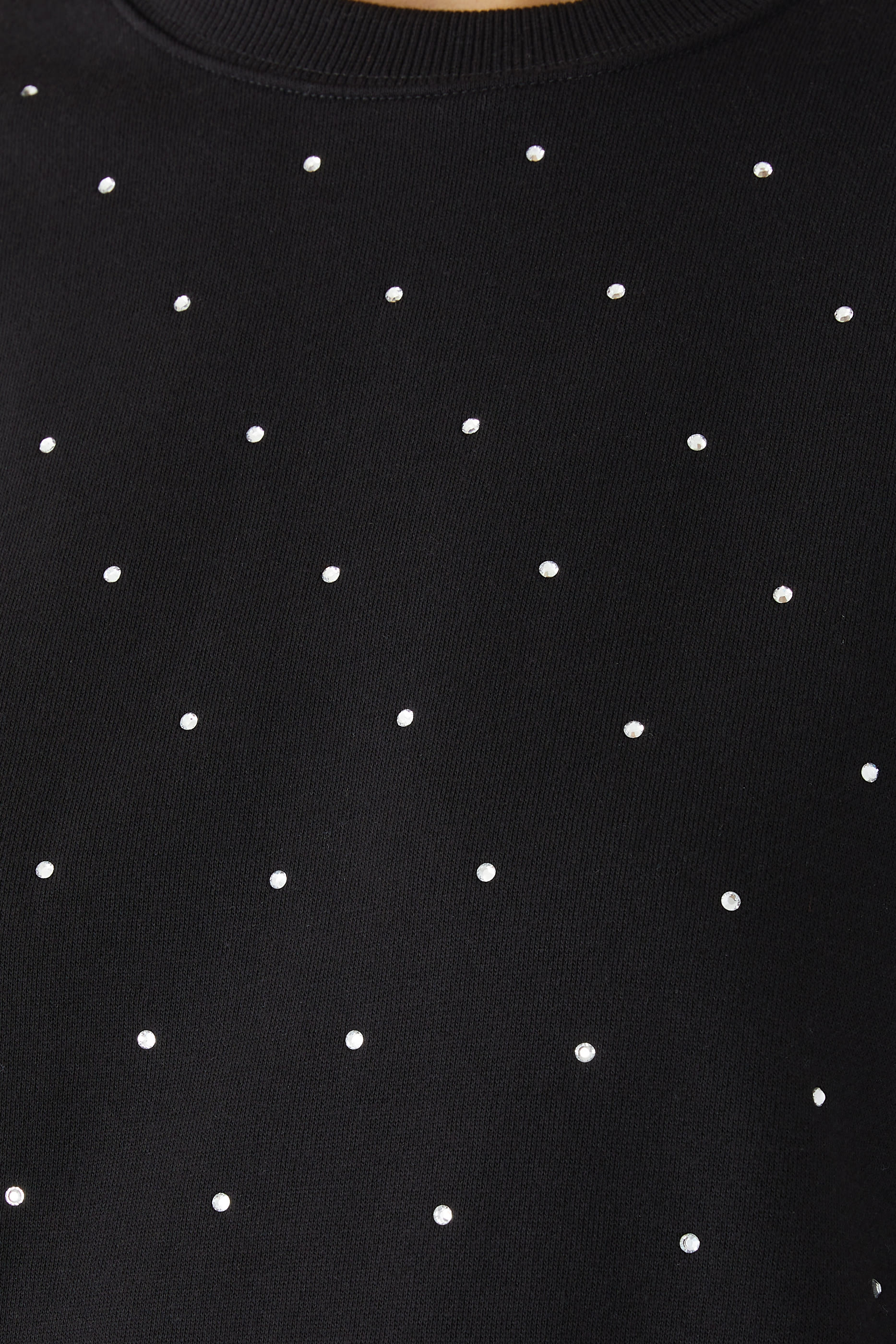 سويت شيرت كريستال بياقة ضيقة