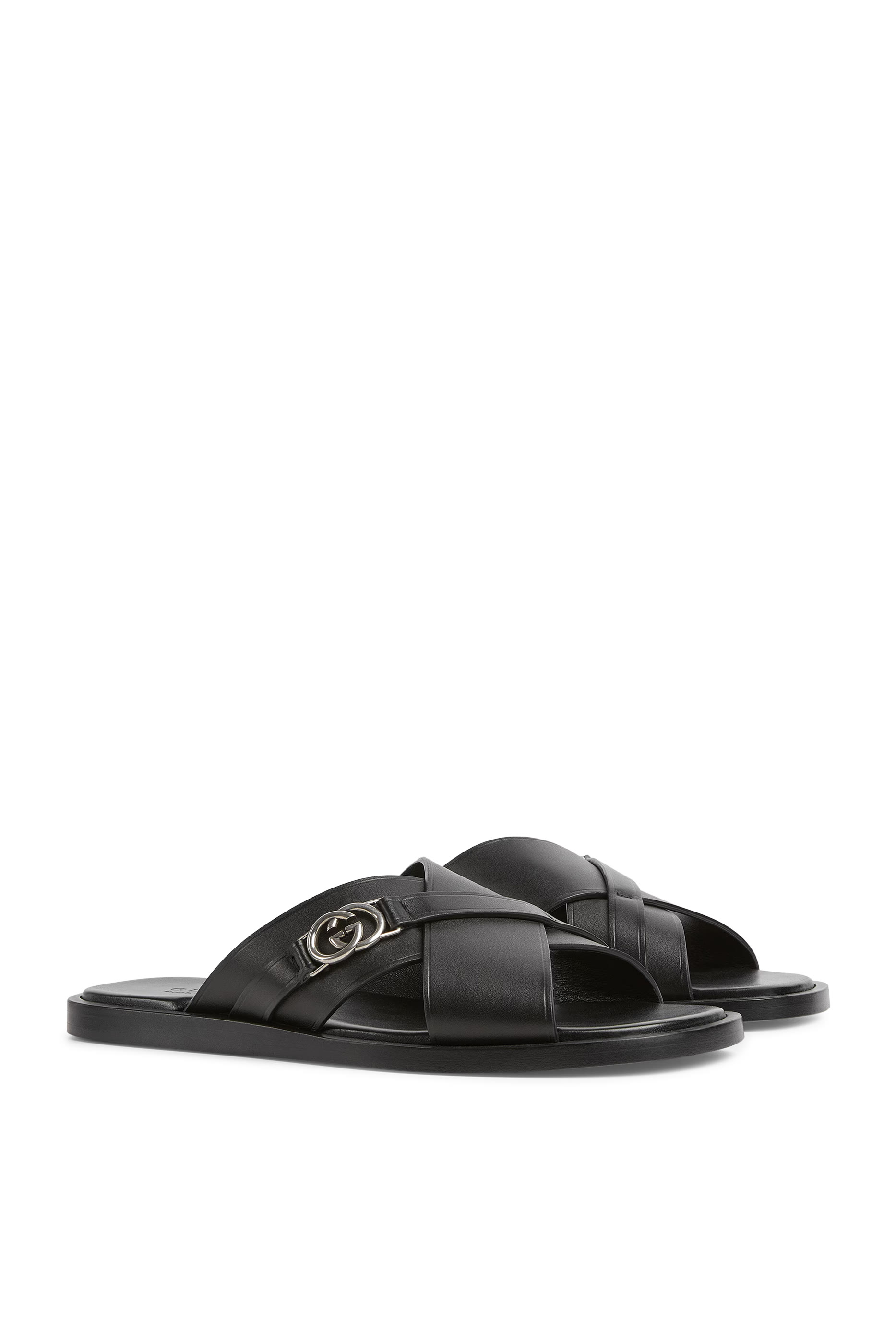 صندل بشعار الماركة بتصميم متداخل