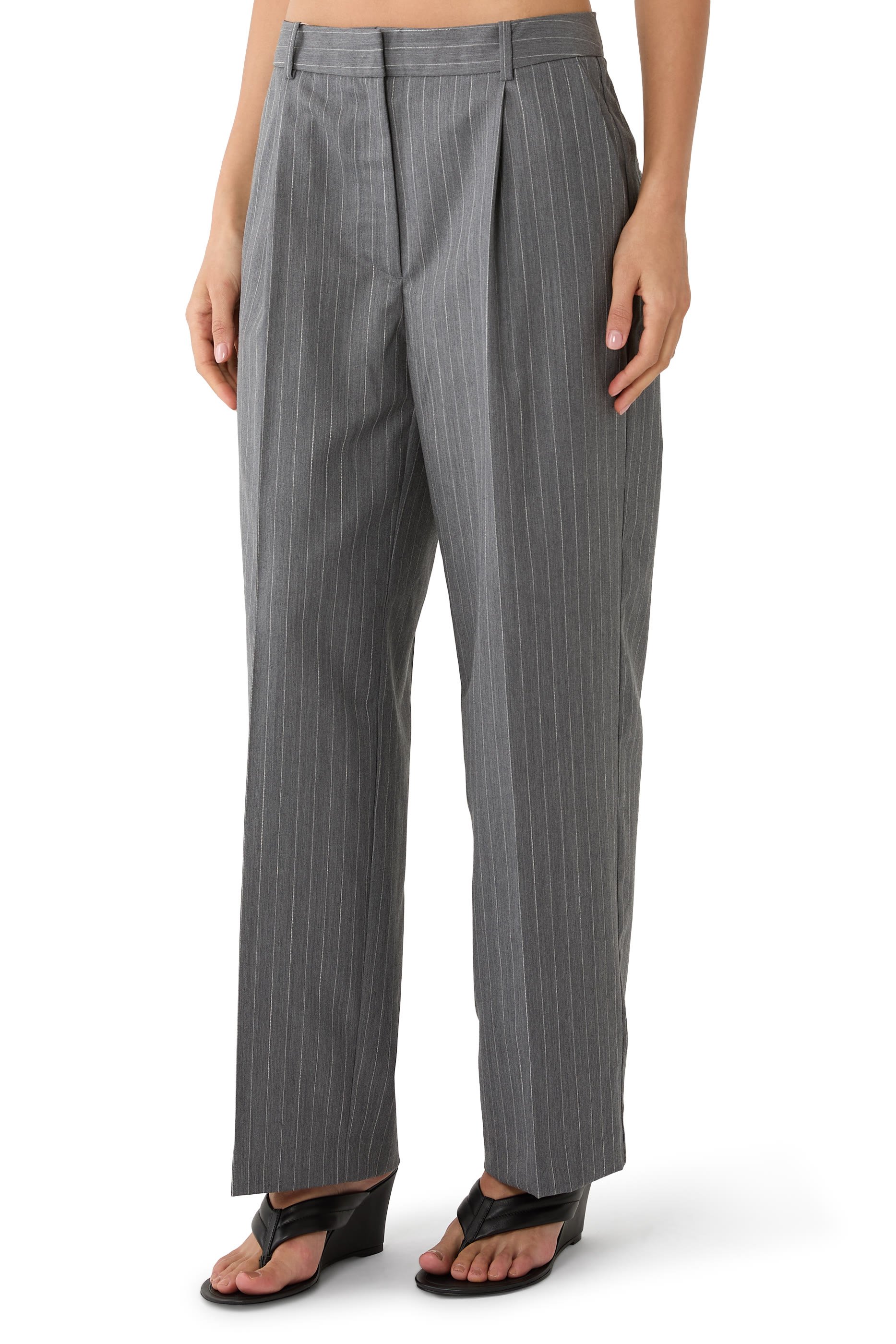 بنطال ترينت بقصة قصيرة