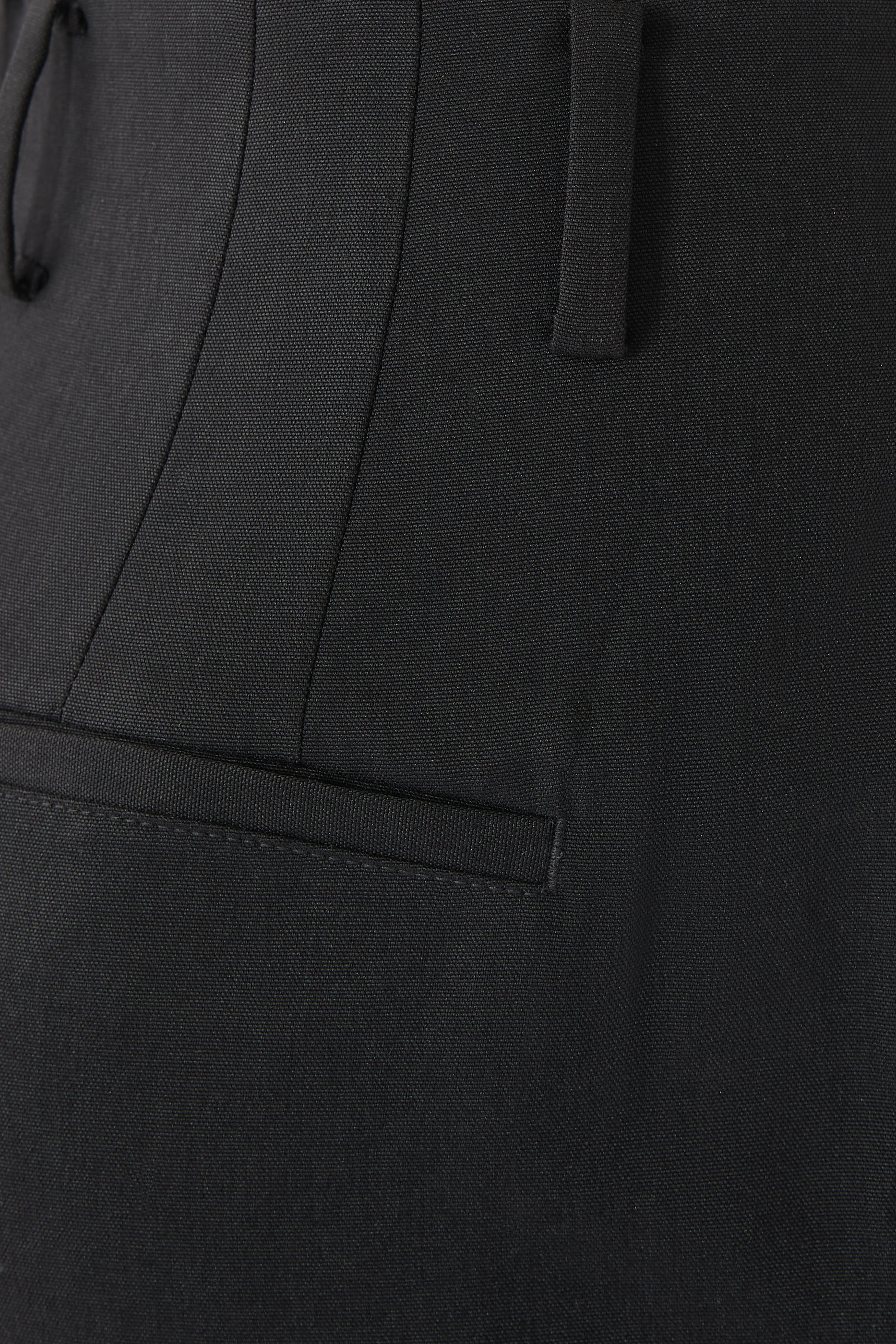 بنطال بطيات وخصر مرتفع بحزام