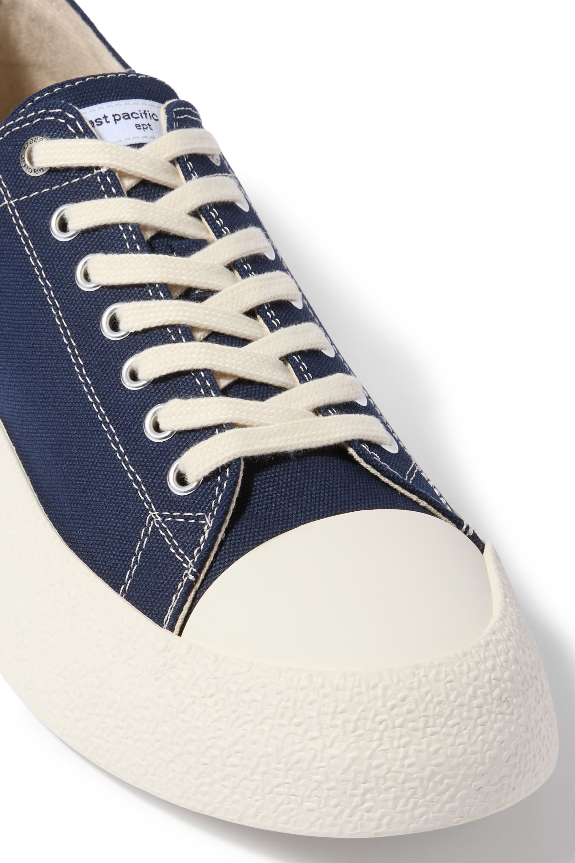 سنيكرز دايف بكاحل منخفض