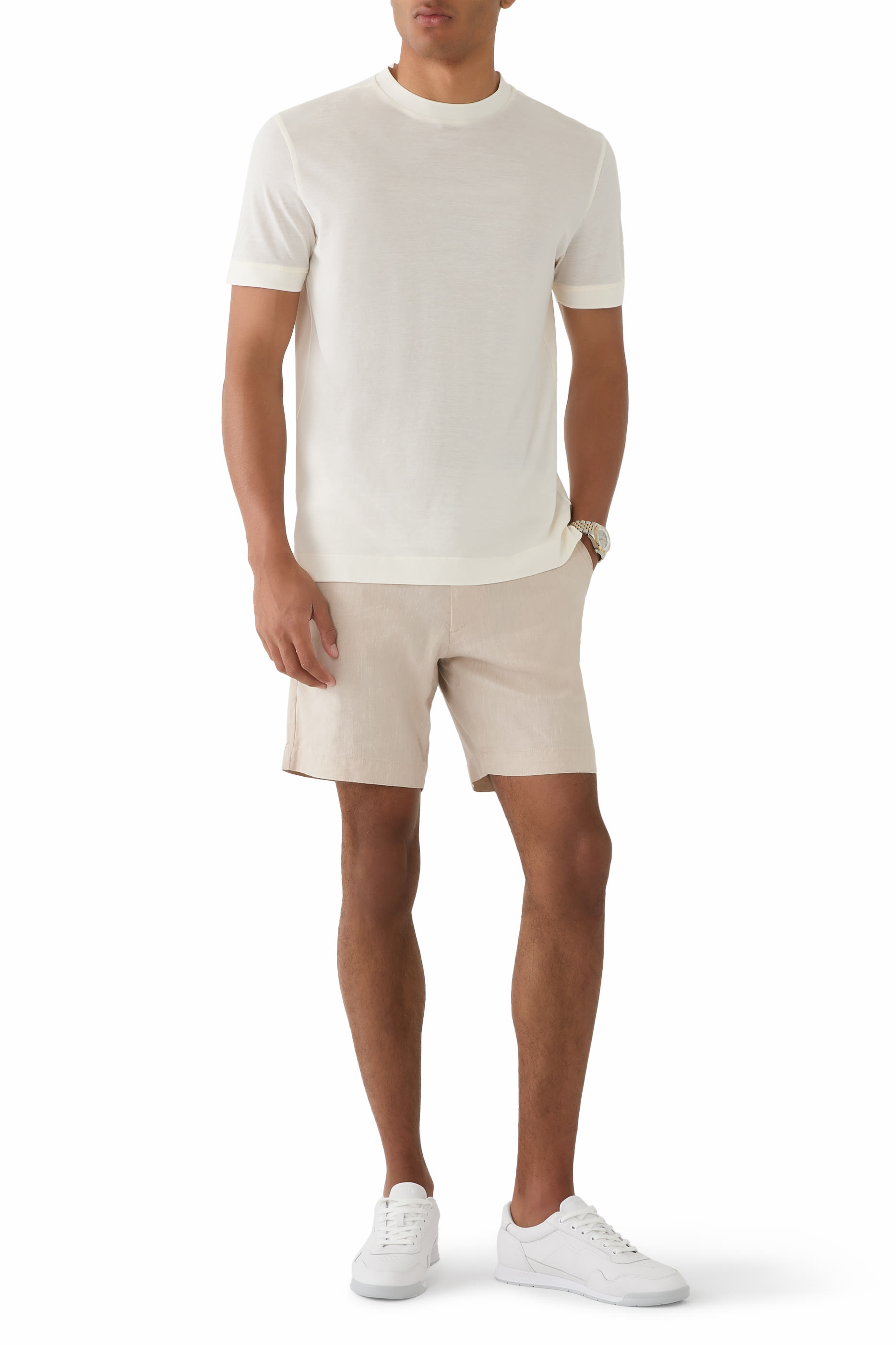 تيشيرت بأكمام قصيرة