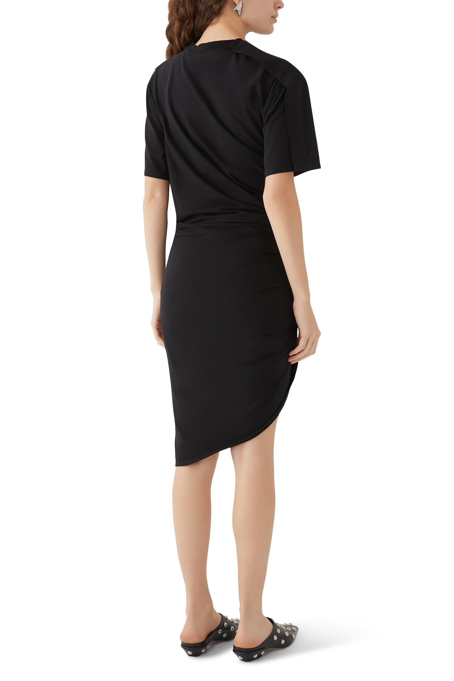 فستان قصير بطيات