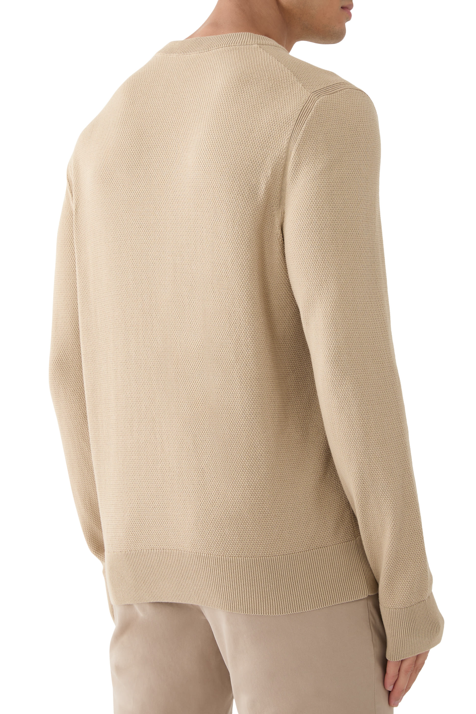 كنزة بنقشة صغيرة