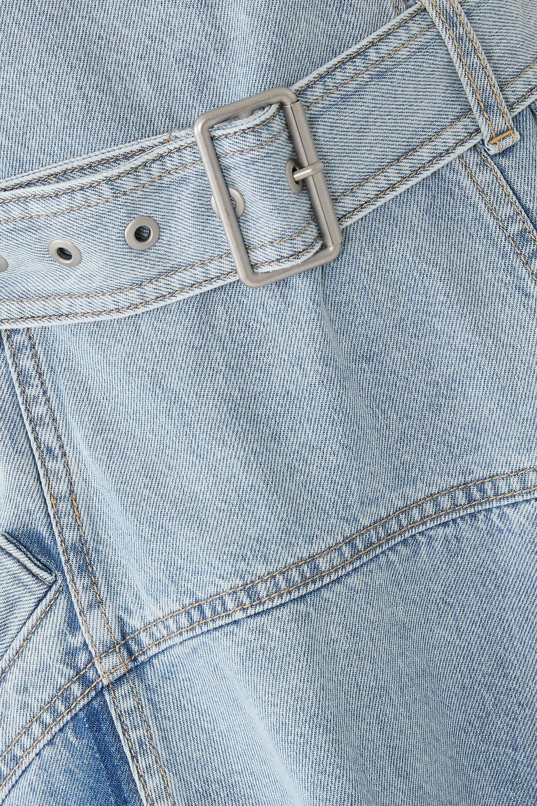 فستان متوسط الطول بلا أكمام بحزام ورقع