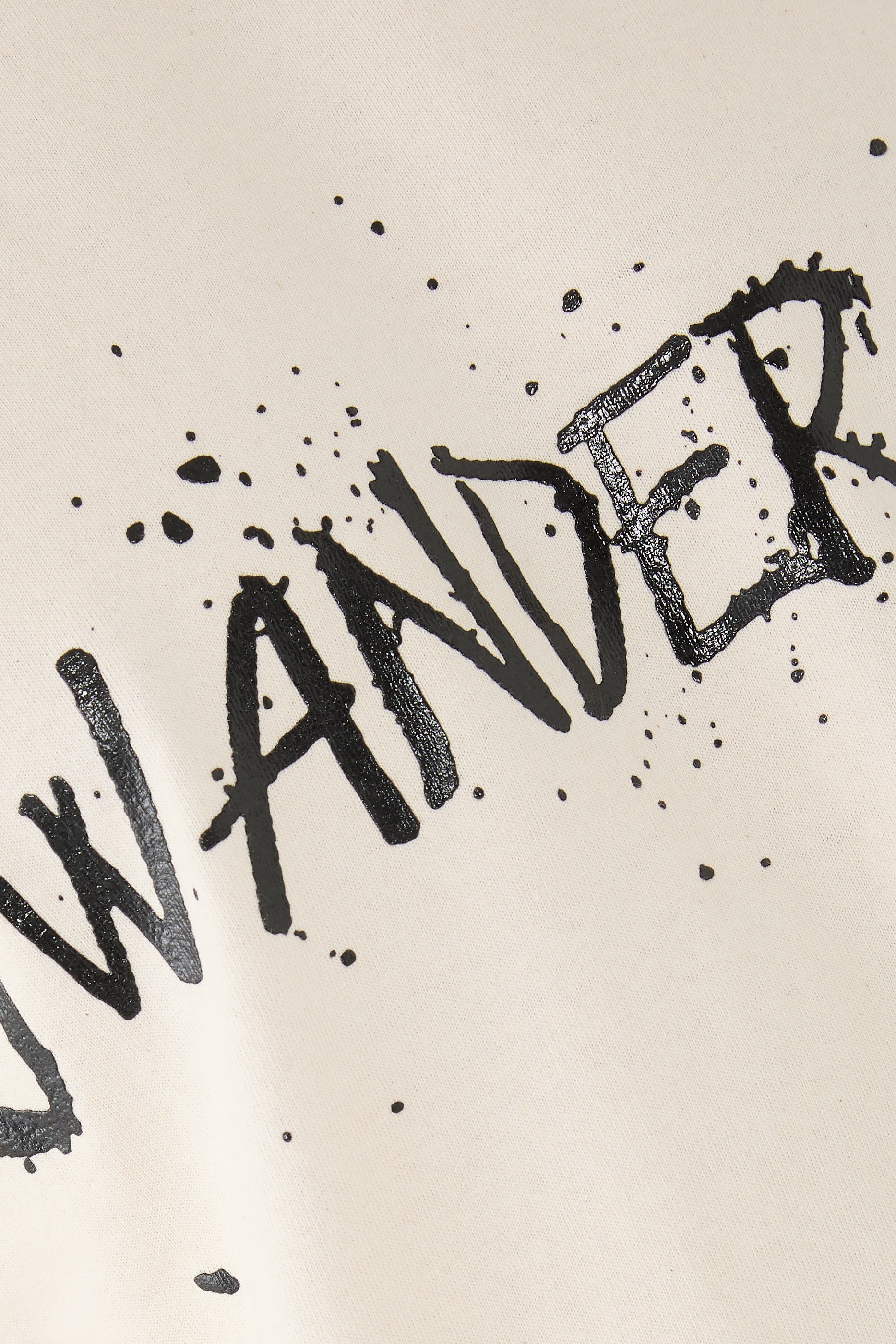 تيشيرت بياقة مستديرة