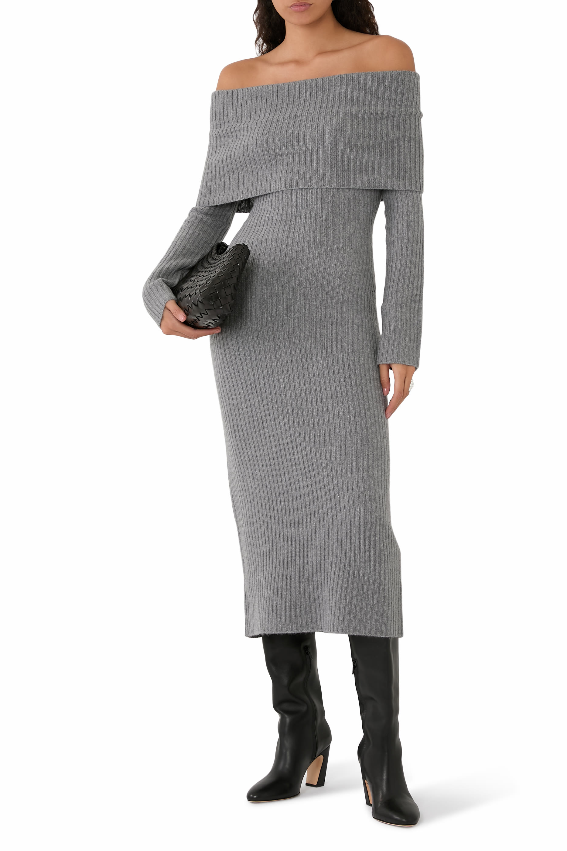 فستان بأكتاف مكشوفة قماش مضلع