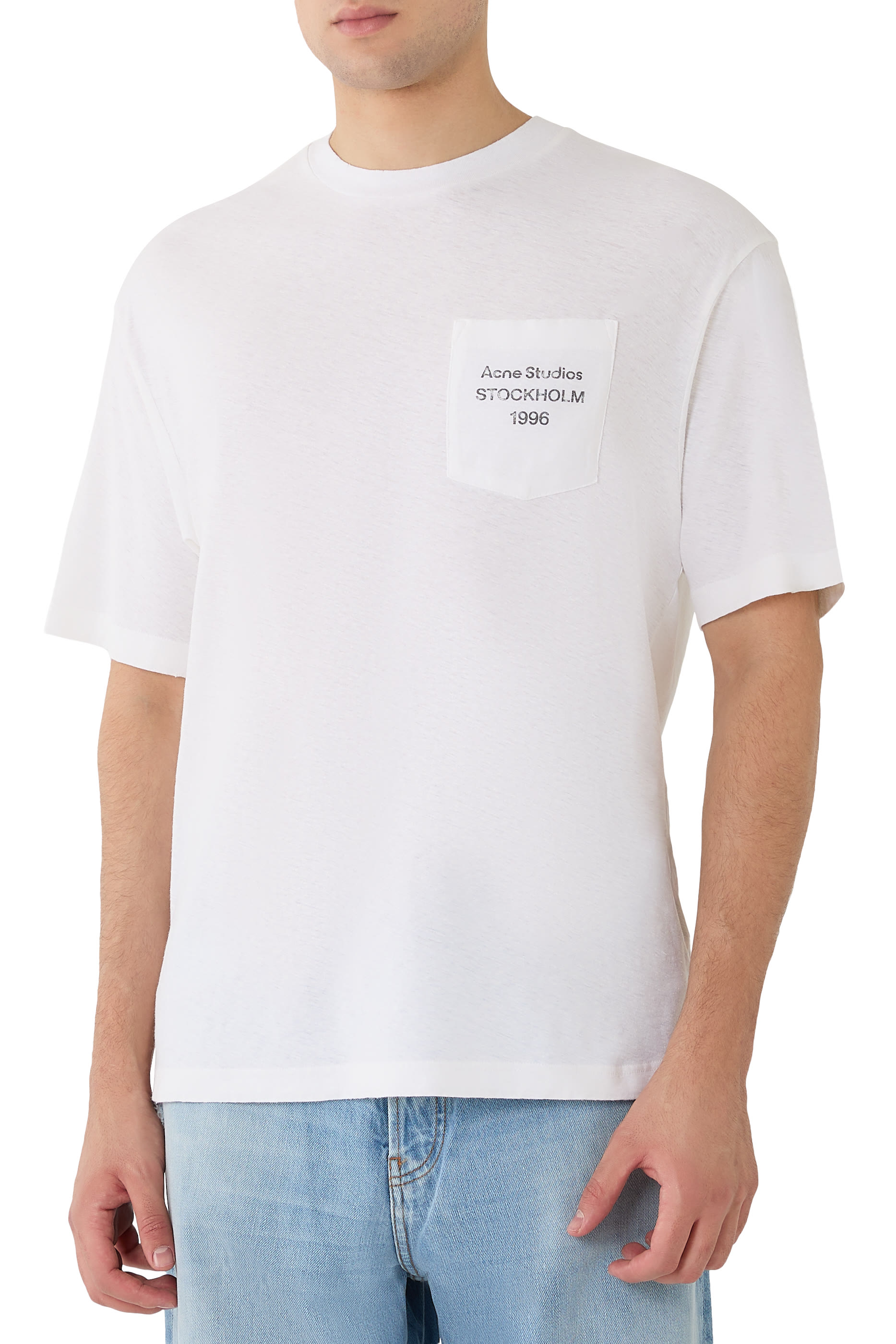 تيشيرت بشعار الماركة