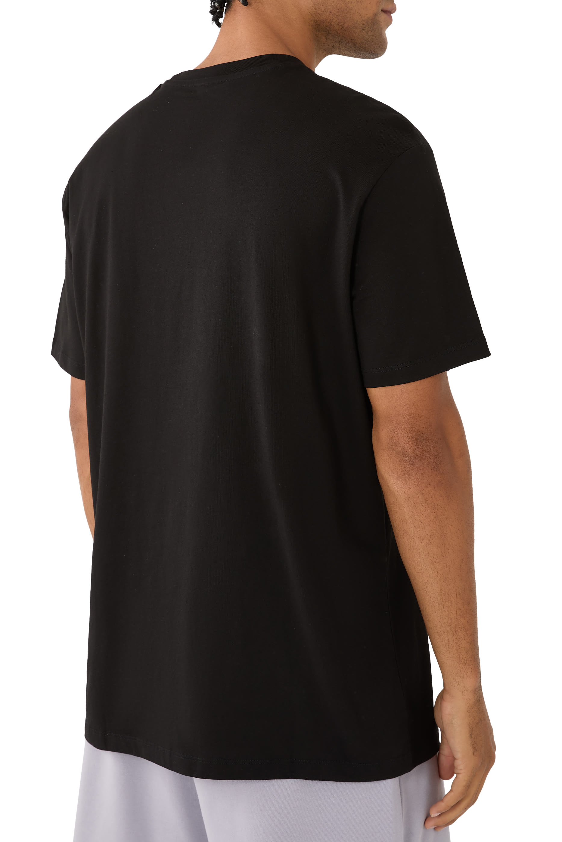 تيشيرت بحروف شعار الماركة