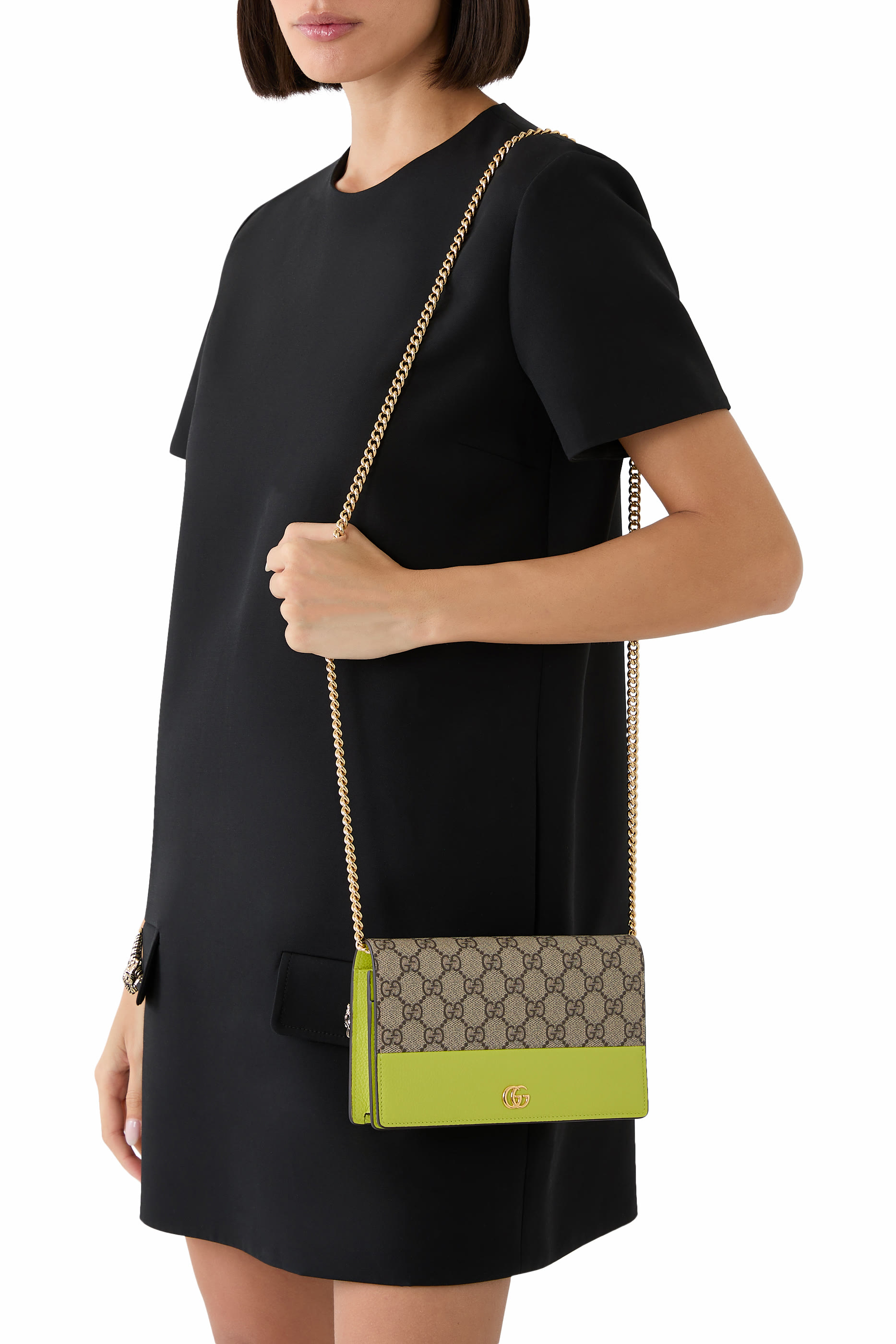 محفظة مارمونت بحرفي شعار الماركة ولونين وسلسلة