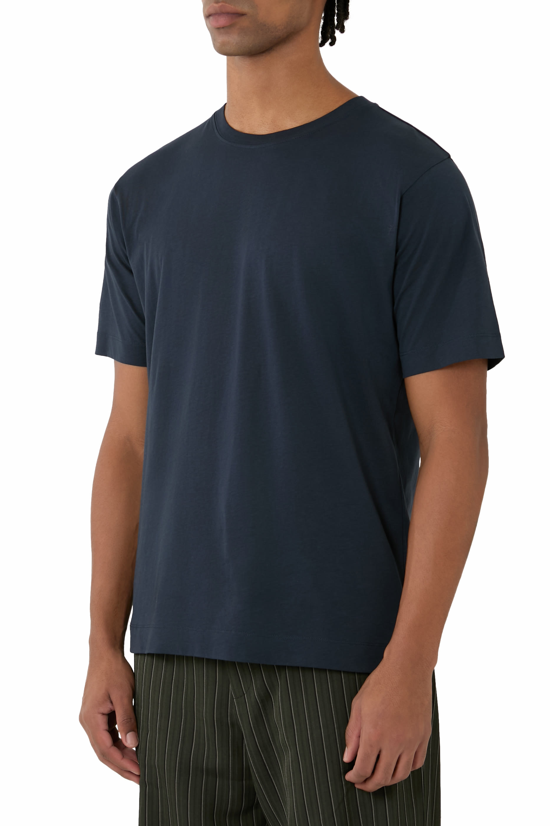 تيشيرت بأكمام قصيرة