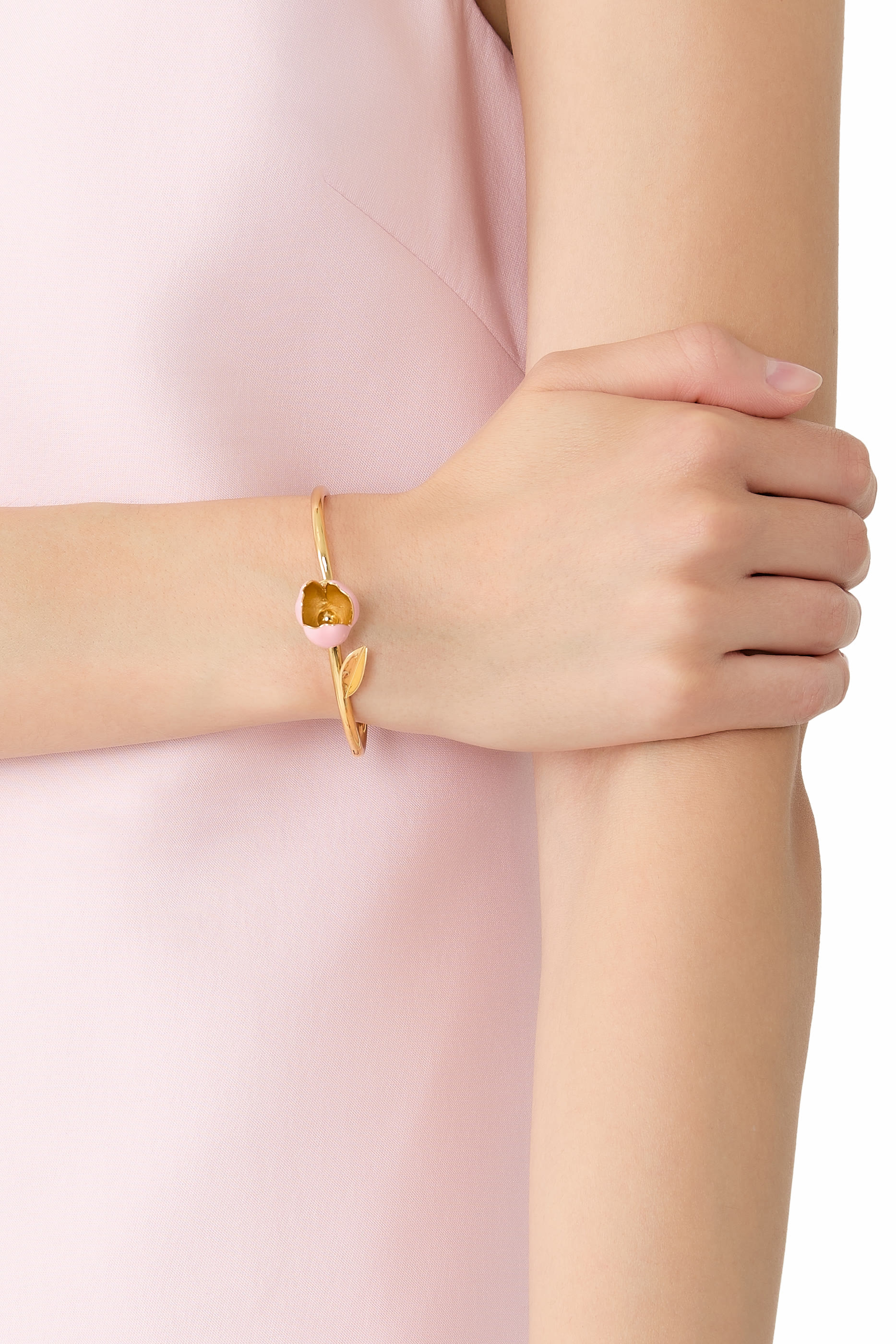 سوار بحلية على شكل زهرة مطلية بالمينا