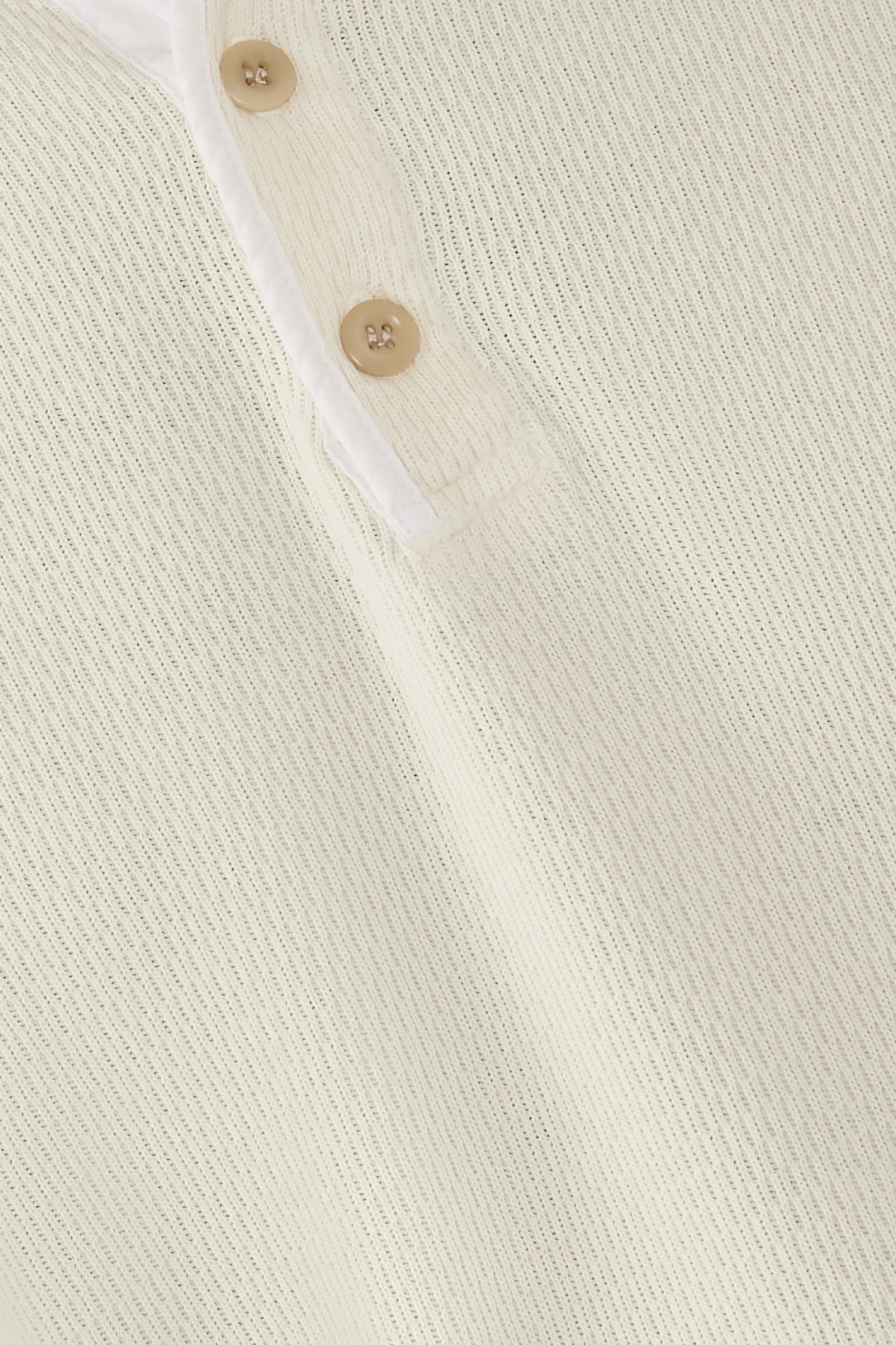 تيشيرت هنلي بثلاثة أزرار وافل