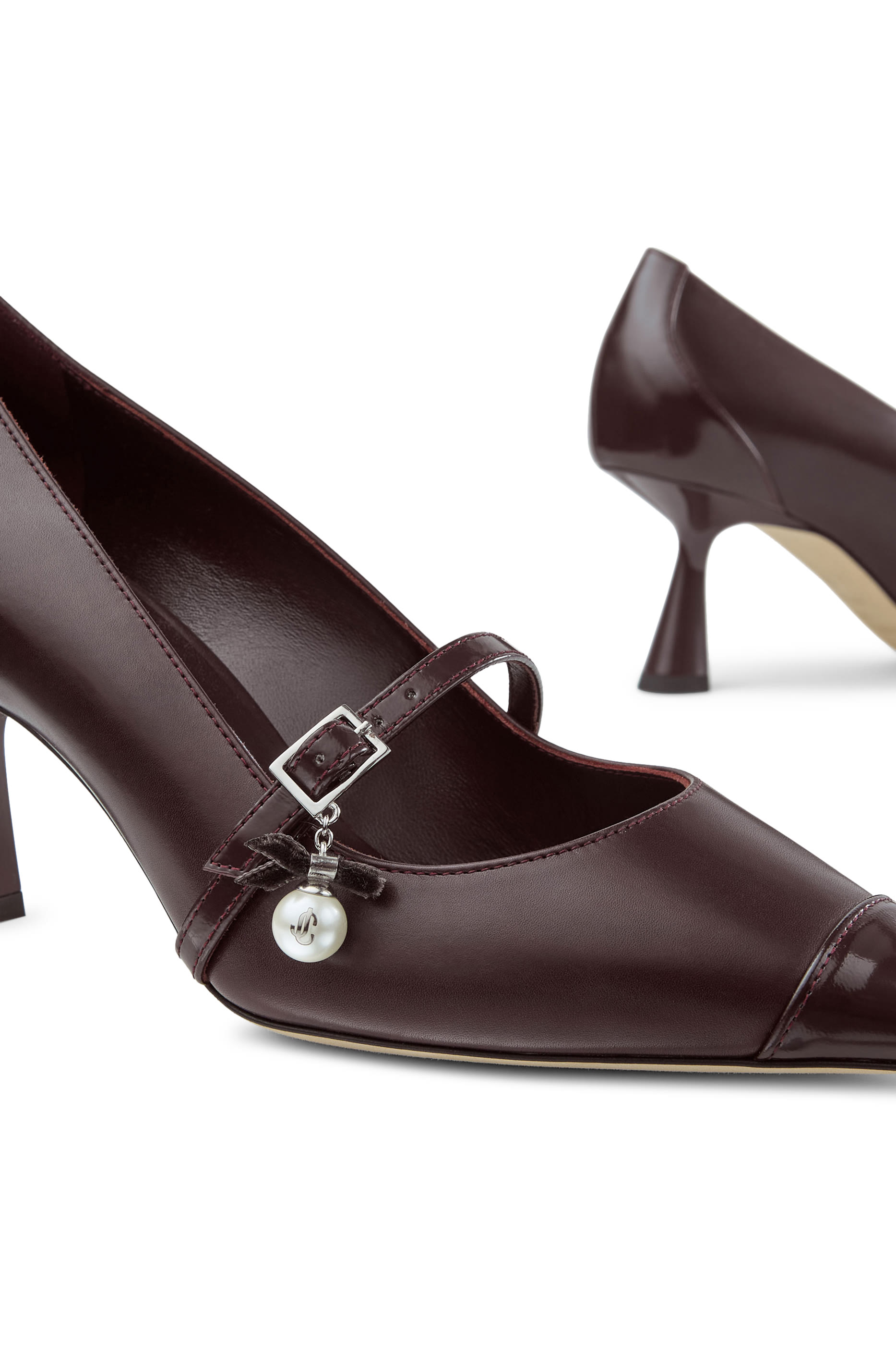 حذاء أرين كلاسيكي 65