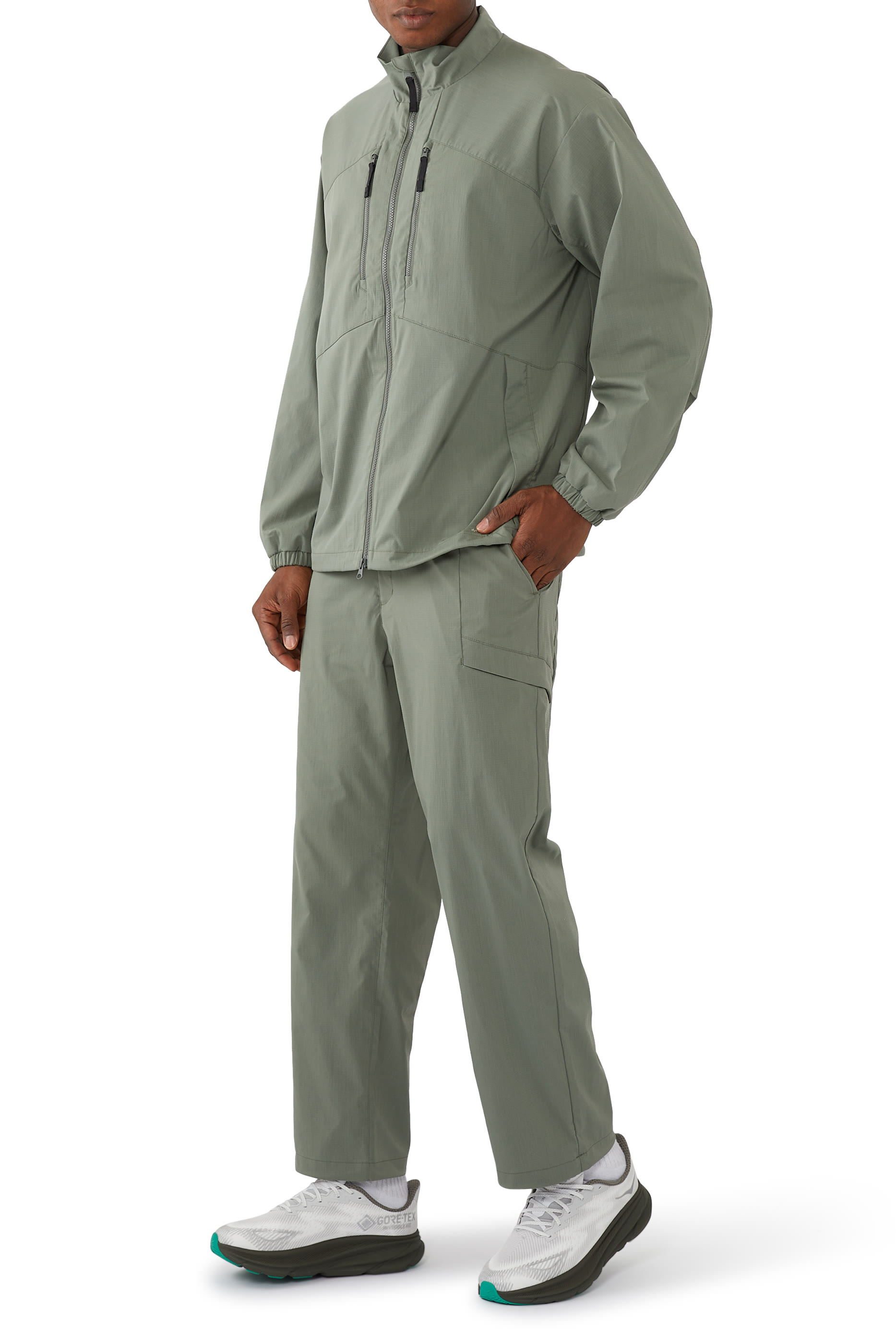 سنيكرز كليفتون 9 جي تي إكس جور تكس