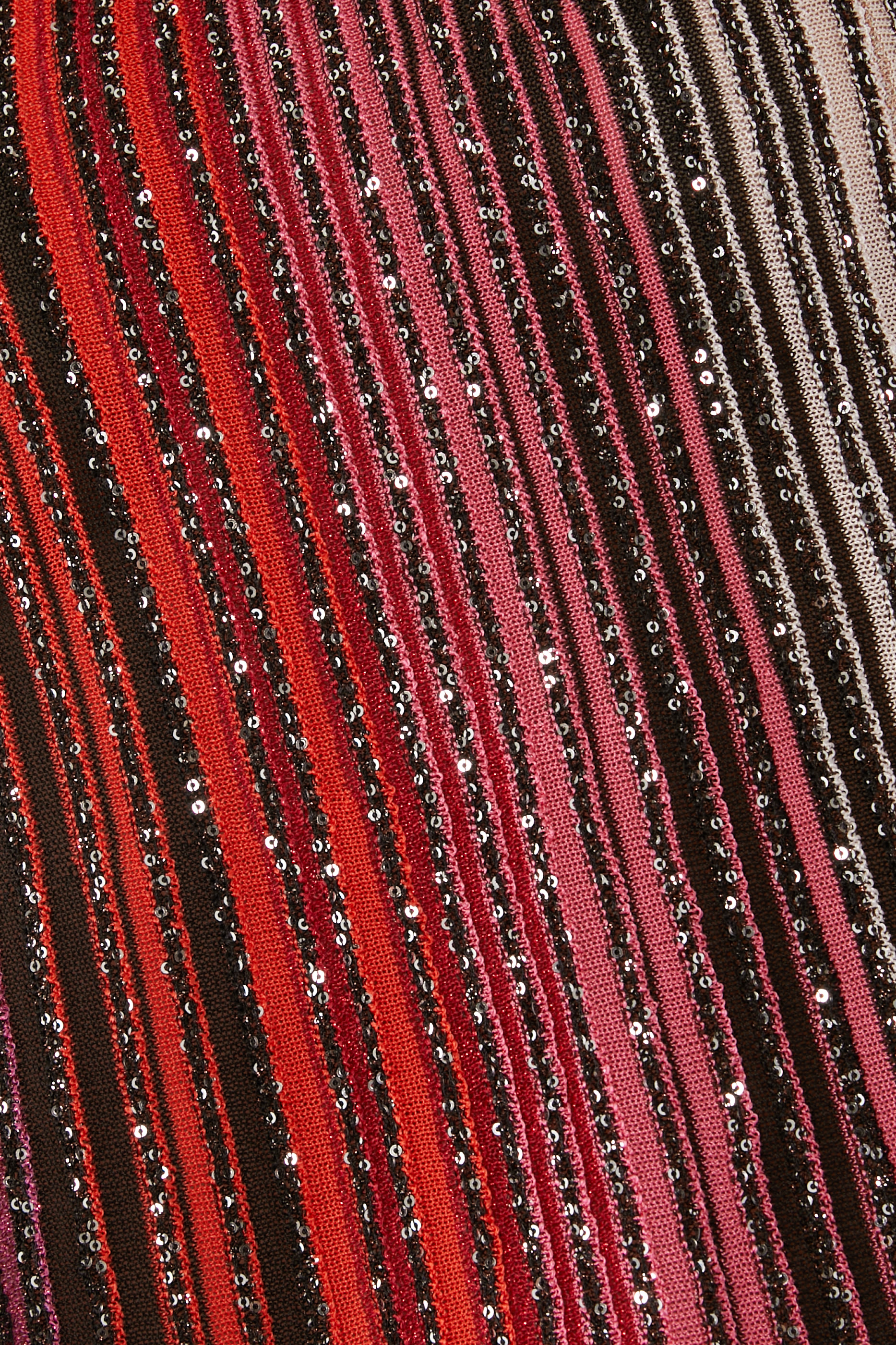 بلوزة بلا أكمام نسيج مطرز جزئيا بترتر