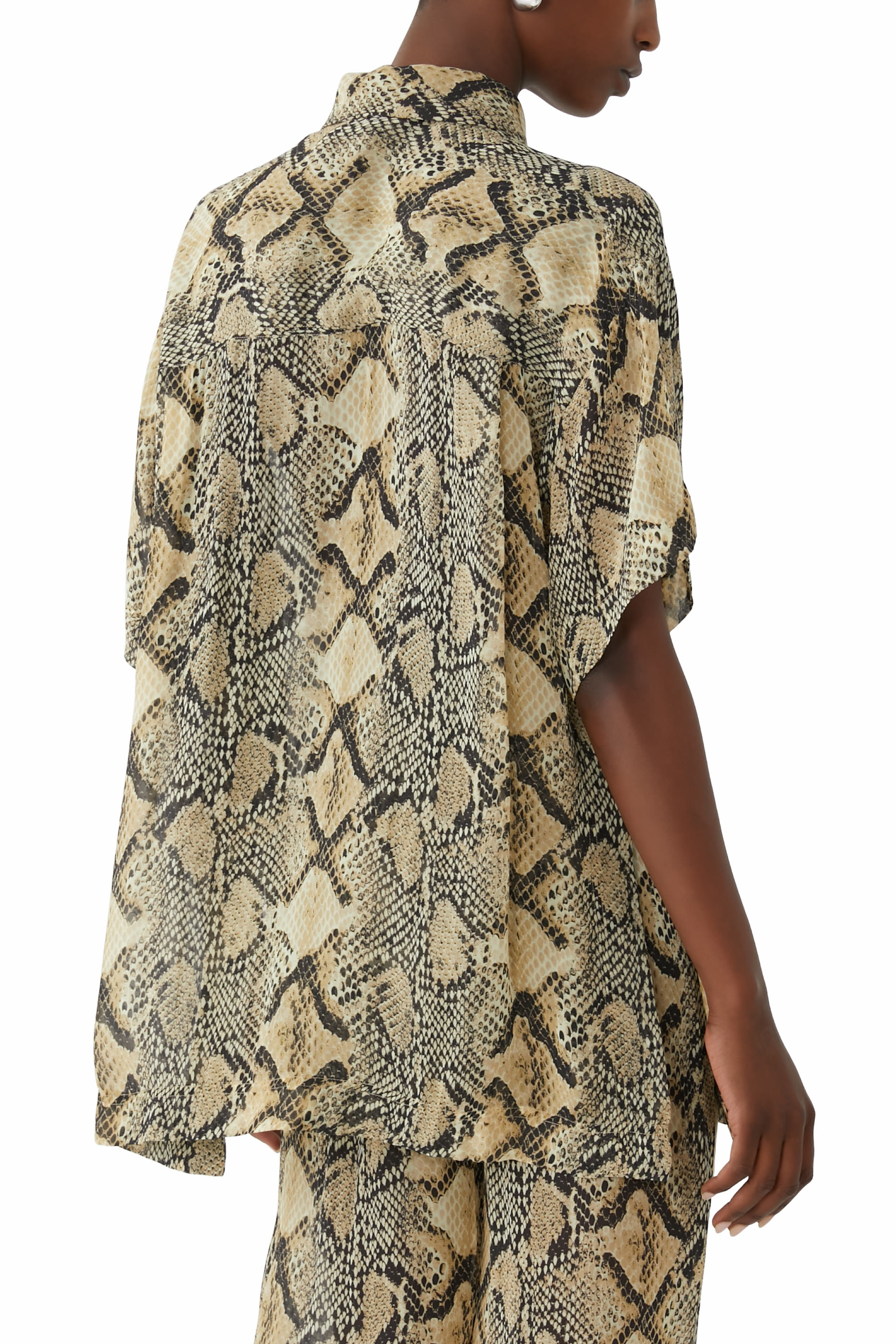 قميص هاديا بفتحات جانبية