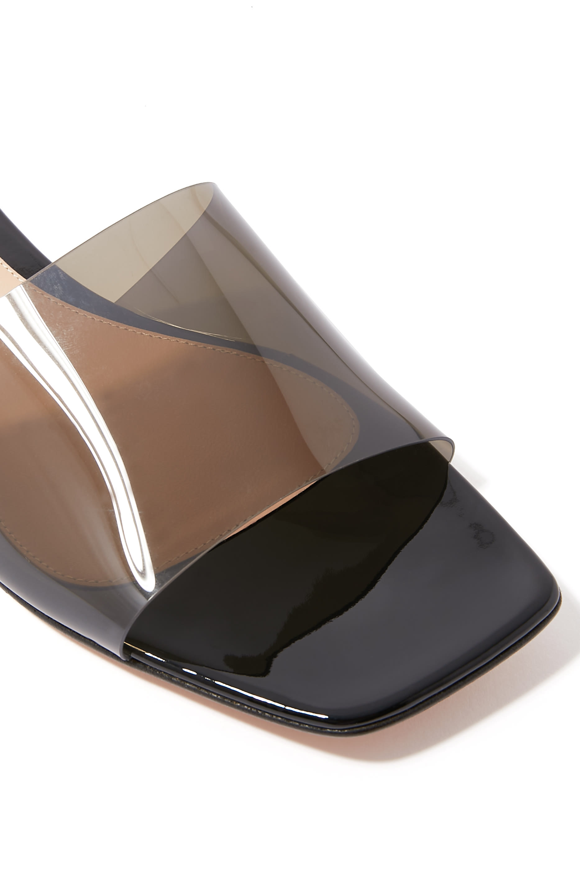 صندل شفاف كوزميك بنعل مسطح جلد