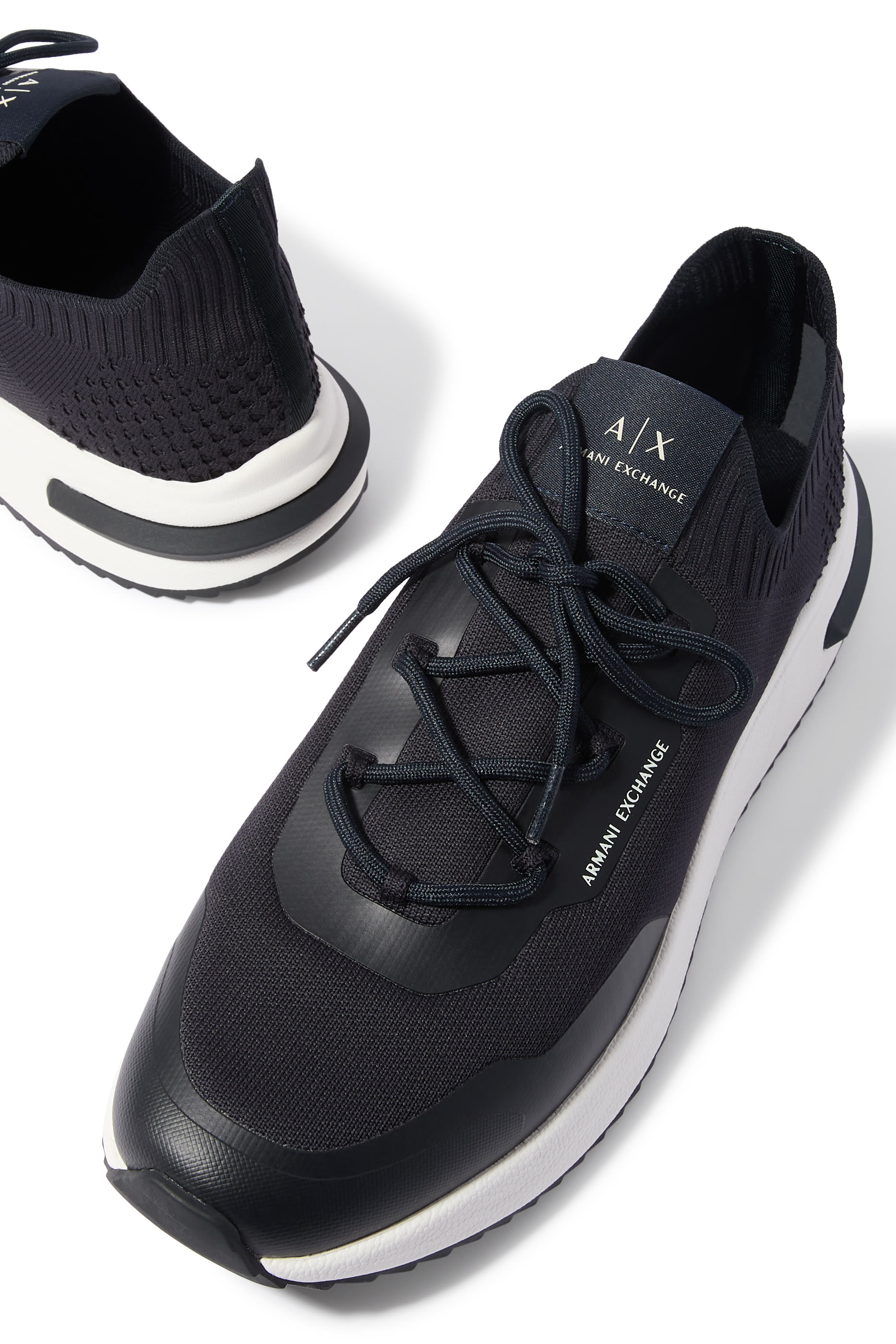 سنيكرز بتصميم جورب بشعار الماركة قماش شبكي