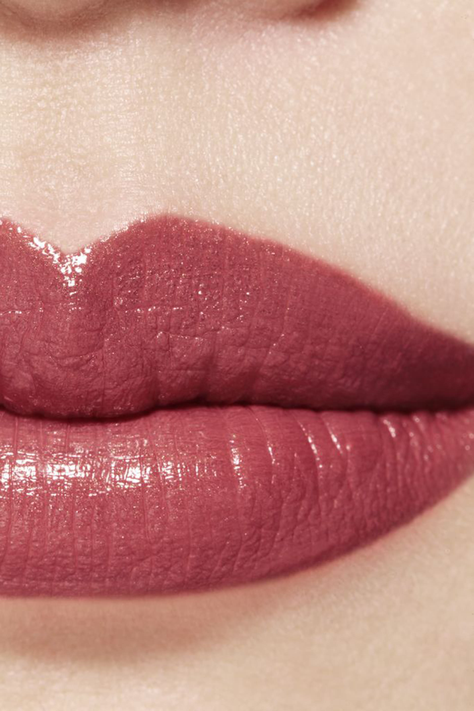 CHANEL ROUGE ALLURE L'EXTRAIT أحمر شفاه عالي الكثافة تركيز من النضارة والعناية قابل لإعادة تعبئة