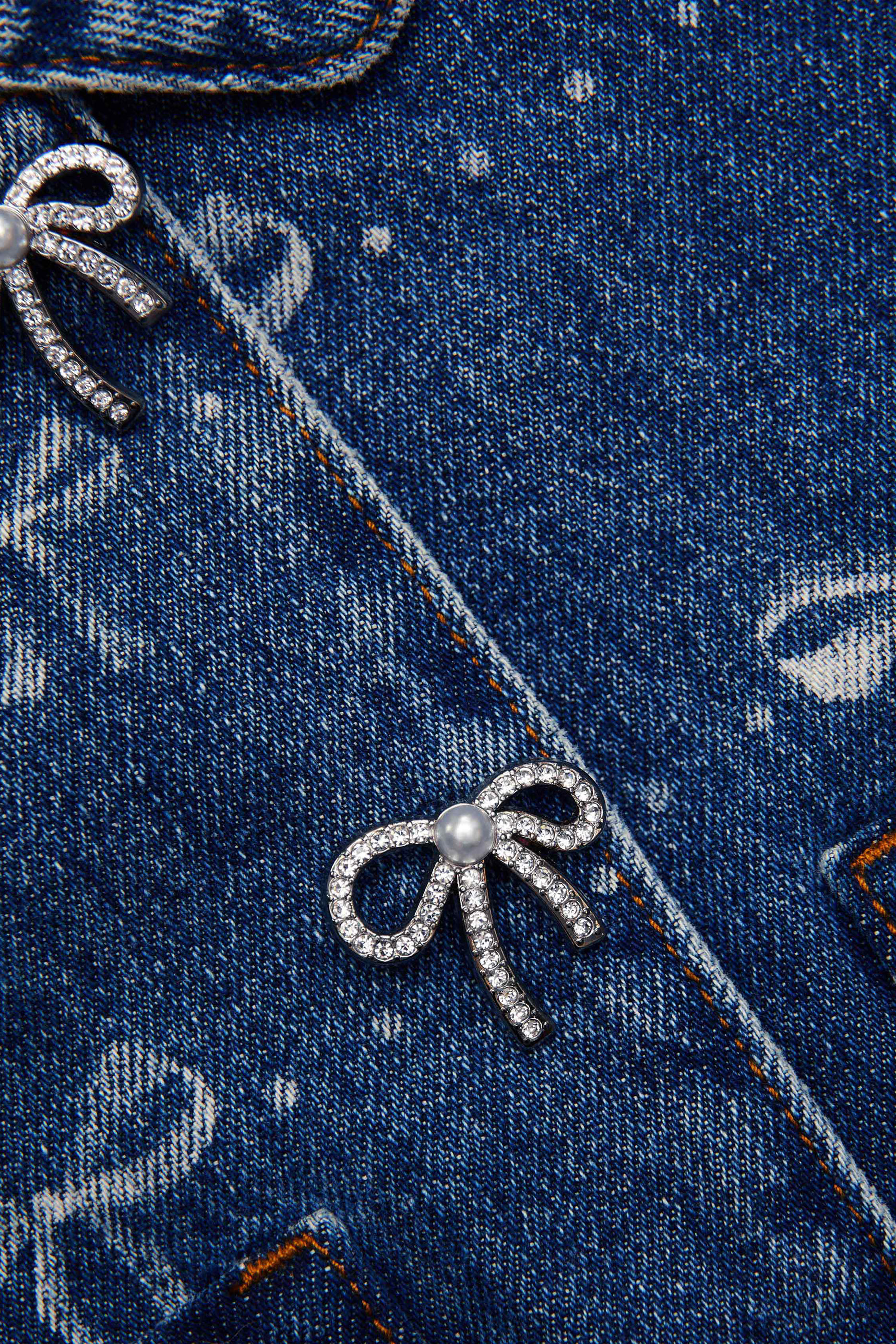 جاكيت بطبعة فيونكة دنيم للأطفال