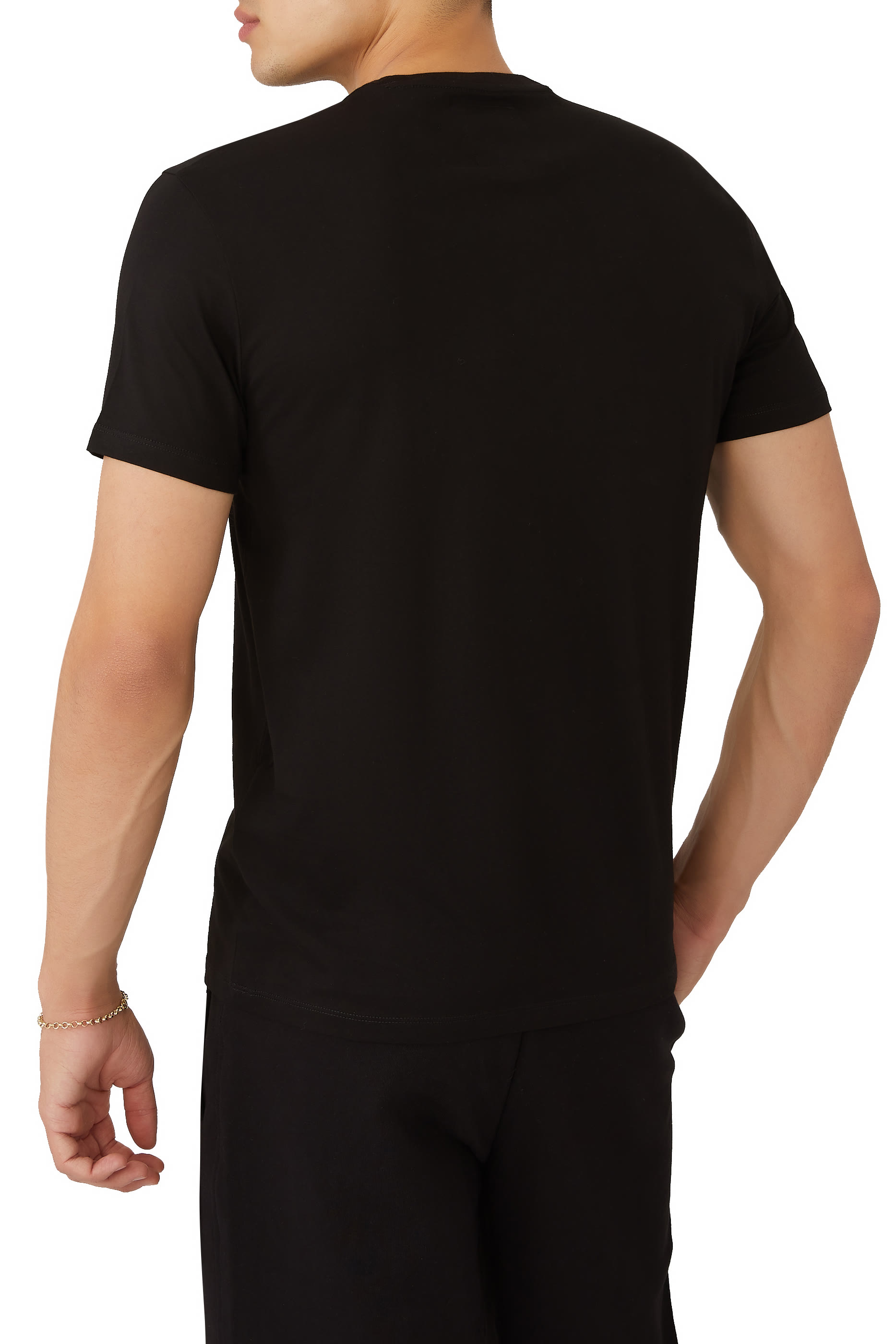 تيشيرت بطبعات شعار الماركة