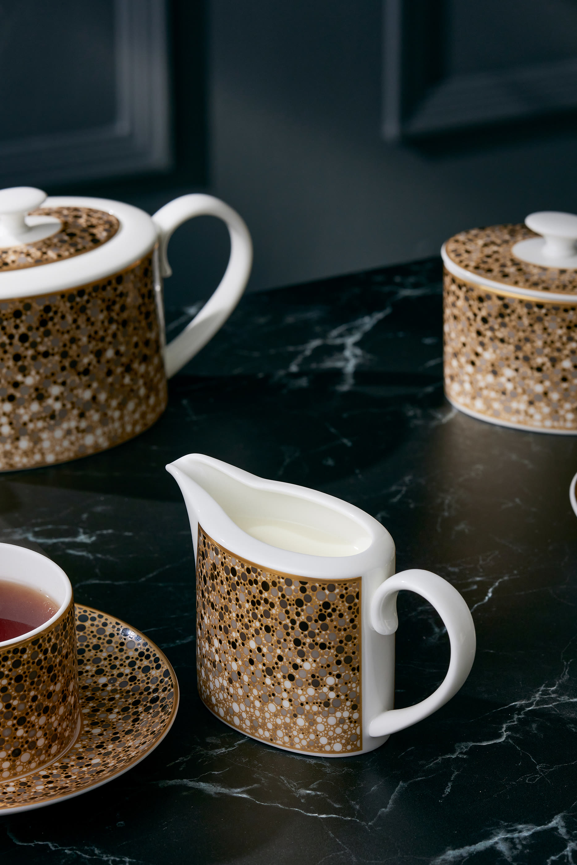 وعاء سكر بيضاوي بغطاء