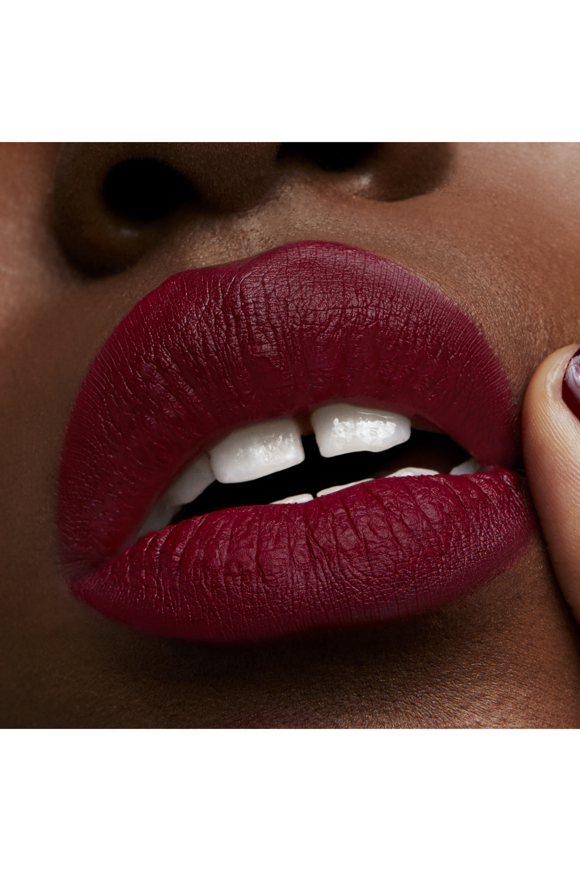 أحمر شفاه غير لامع