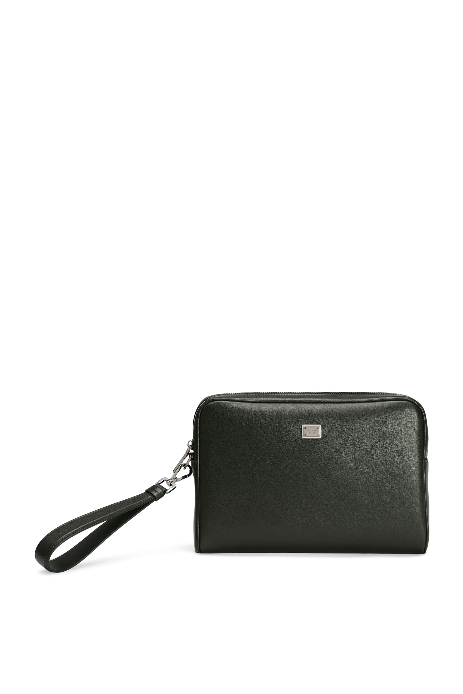 حقيبة صغيرة بسوار معصم وشعار الماركة