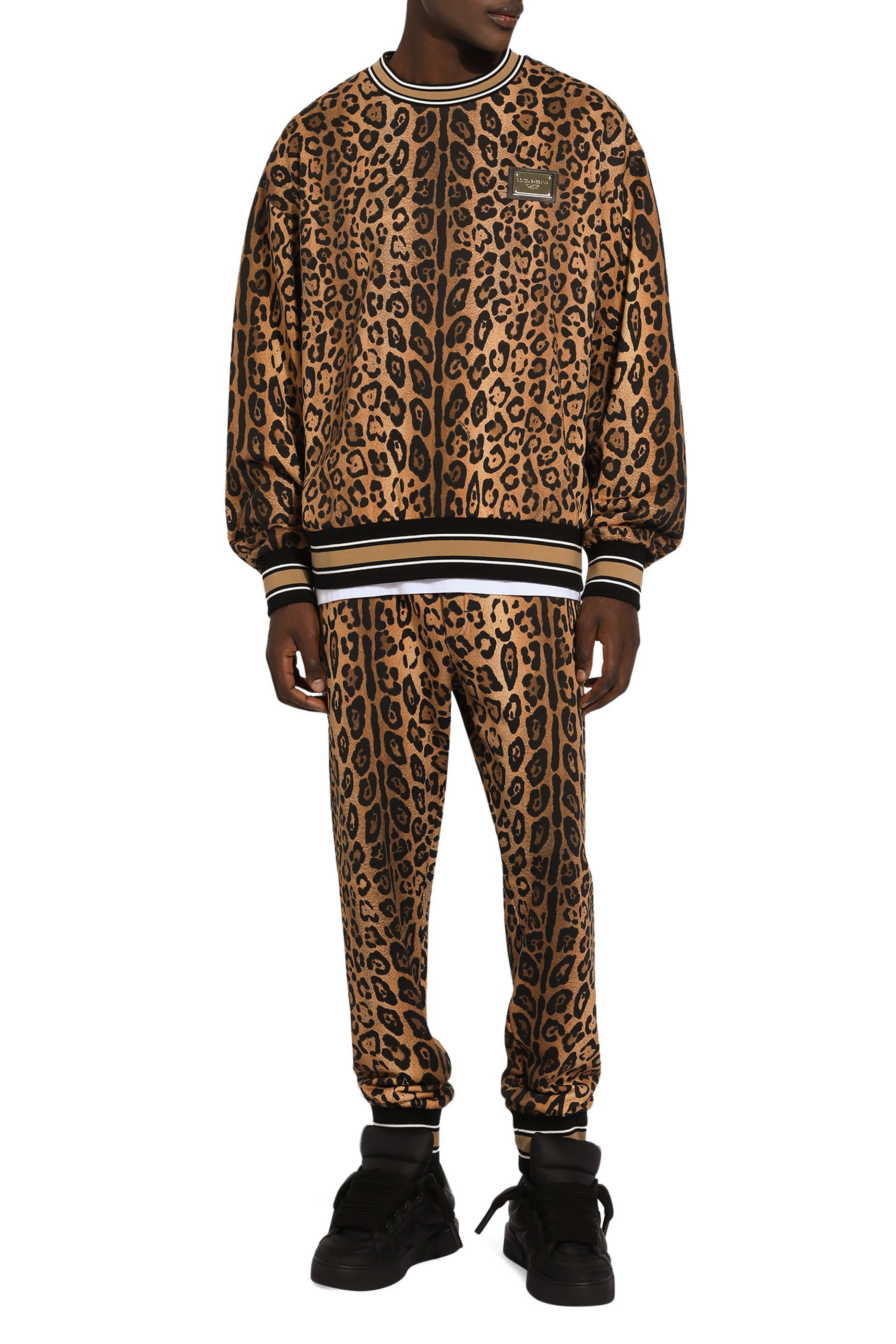 سويت شيرت بياقة مستديرة ونقشة جلد الفهد وشارة قماش كريسبو